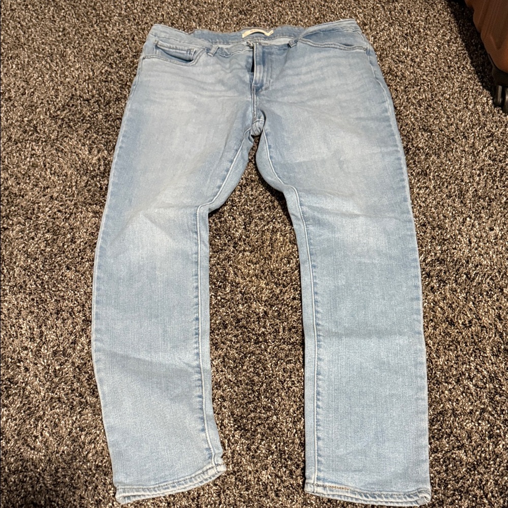 Light Blue Levi’s Jeans